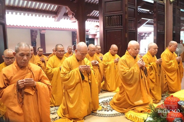 Hòa thượng Thích Lệ Trang và Ban Trị sự GHPGVN TP.HCM nhất tâm cầu nguyện Hòa thượng Thích Lệ Trang và Ban Trị sự GHPGVN TP.HCM nhất tâm cầu nguyện