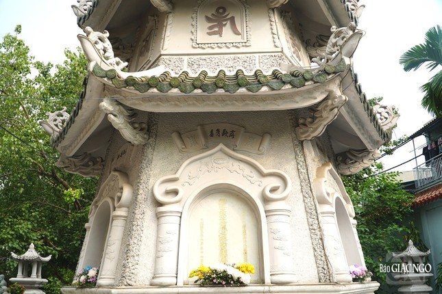 Bảo tháp Trưởng lão Hòa thượng Thích Bửu Huệ trong khuôn viên chùa Huệ Nghiêm Bảo tháp Trưởng lão Hòa thượng Thích Bửu Huệ trong khuôn viên chùa Huệ Nghiêm