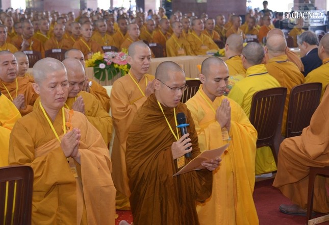 Tiến sĩ Thích Định Phúc phát biểu tri ân