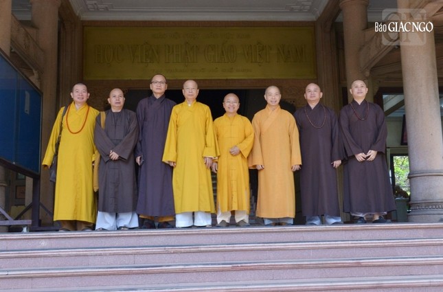 Lưu niệm với phái đoàn Phật giáo tỉnh Đồng Nai Lưu niệm với phái đoàn Phật giáo tỉnh Đồng Nai