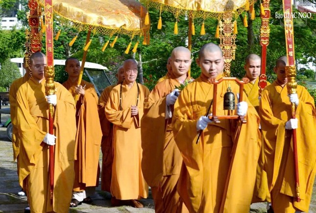 Đại lão Hòa thượng Viện trưởng Học viện quang lâm