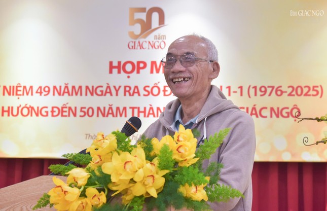 Nhà nghiên cứu Huỳnh Ngọc Trảng cho biết trong thời điểm tài liệu, sách vở còn hiếm, cộng tác với Giác Ngộ là điều kiện để nâng cao nhận thức và trưởng thành hơn trong chuyên môn Nhà nghiên cứu Huỳnh Ngọc Trảng cho biết trong thời điểm tài liệu, sách vở còn hiếm, cộng tác với Giác Ngộ là điều kiện để nâng cao nhận thức và trưởng thành hơn trong chuyên môn