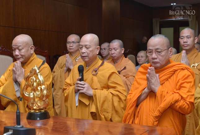 Phái đoàn Ban Trị sự Phật giáo Đồng Nai do Thượng tọa Thích Huệ Khai dẫn đầu bạch trình Phật sự và đảnh lễ khánh tuế Đức Pháp chủ