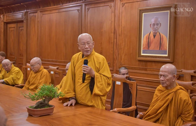 Trưởng lão Hòa thượng Thích Như Niệm, Phó Thư ký Ban Thường trực Hội đồng Chứng minh bày tỏ sự nhất tâm theo lời của Đức Pháp chủ và quyết nghị của Ban Thường trực Hội đồng Chứng minh trong việc cung thỉnh, tôn trí vĩnh viễn xá-lợi trái tim Bồ-tát Thích Quảng Đức tại Việt Nam Quốc Tự Trưởng lão Hòa thượng Thích Như Niệm, Phó Thư ký Ban Thường trực Hội đồng Chứng minh bày tỏ sự nhất tâm theo lời của Đức Pháp chủ và quyết nghị của Ban Thường trực Hội đồng Chứng minh trong việc cung thỉnh, tôn trí vĩnh viễn xá-lợi trái tim Bồ-tát Thích Quảng Đức tại Việt Nam Quốc Tự