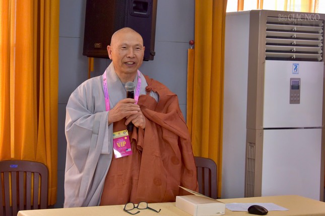 Hòa thượng Tiến sĩ Jinwol Lee, Thành viên ICDV bày tỏ quan điểm "xây dựng một nền văn hóa hòa bình, lòng từ bi và chữa lành bao gồm việc nuôi dưỡng sự đồng cảm và lòng tốt trong các tương tác của chúng ta với người khác" tại Diễn đàn 5 của Hội thảo