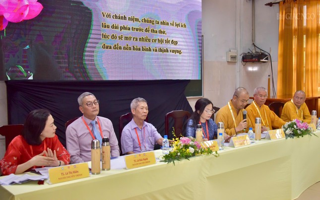 Diễn đàn 2 với chủ đề “Chữa lành bằng chánh niệm, con đường hòa giải”