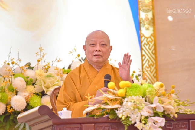 Hòa thượng giải đáp các thắc mắc của đại chúng