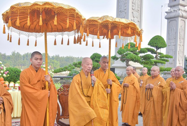 Đại lão Hòa thượng Pháp chủ ban đạo từ, sách tấn đại chúng