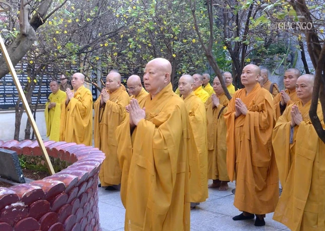 Chư Tăng Phật giáo Thành phố và tông môn Vạn Đức đồng cử hành lễ tảo tháp