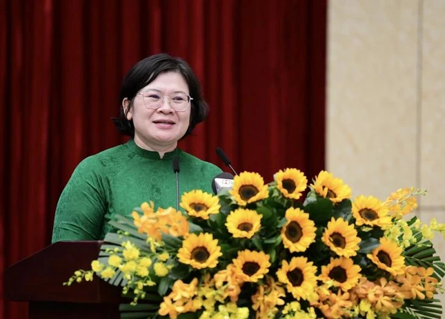 Phó Bí thư Thành ủy TP.HCM Văn Thị Bạch Tuyết phát biểu đúc kết buổi họp mặt