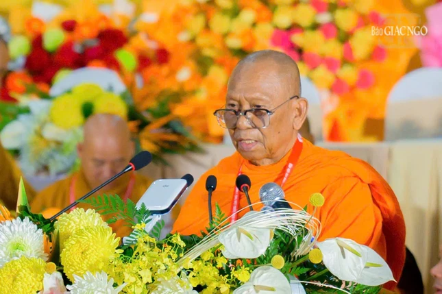 Hòa thượng Thạch Sok Xane, Trưởng ban Tổ chức Đại hội tuyên đọc diễn văn khai mạc