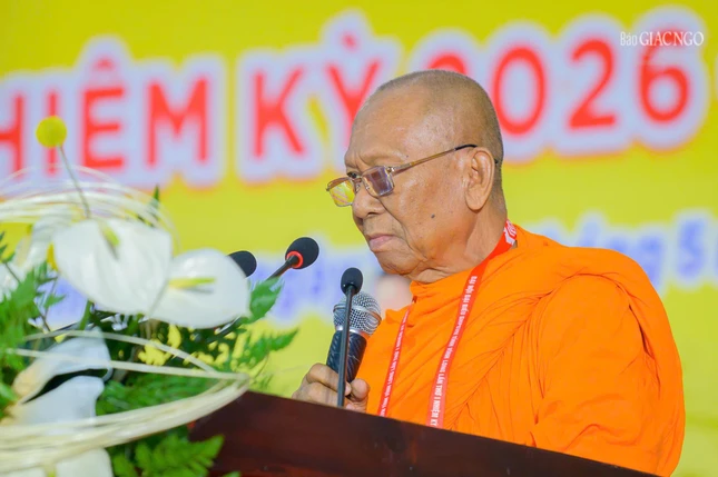 Hòa thượng Thạch Sok Xane, Phó Chủ tịch Hội đồng Trị sự, Trưởng ban Trị sự GHPGVN tỉnh Vĩnh Long phát biểu khai mạc