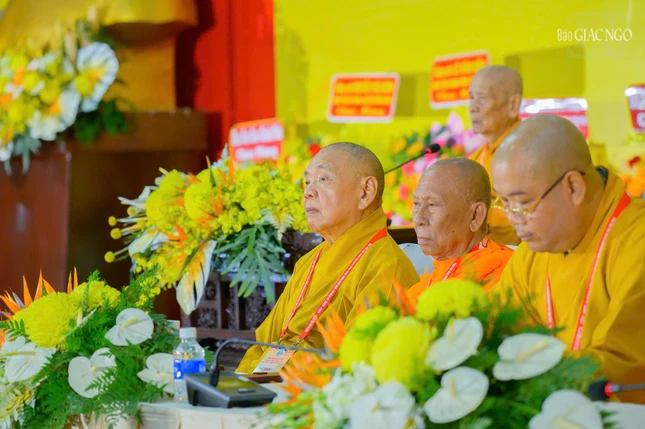 Buổi lễ đặt dưới sự chứng minh của Trường lão Hòa thượng Thích Thiện Pháp, Ủy viên Thường trực Hội đồng Chứng minh, Phó Chủ tịch Thường trực Hội đồng Trị sự GHPGVN