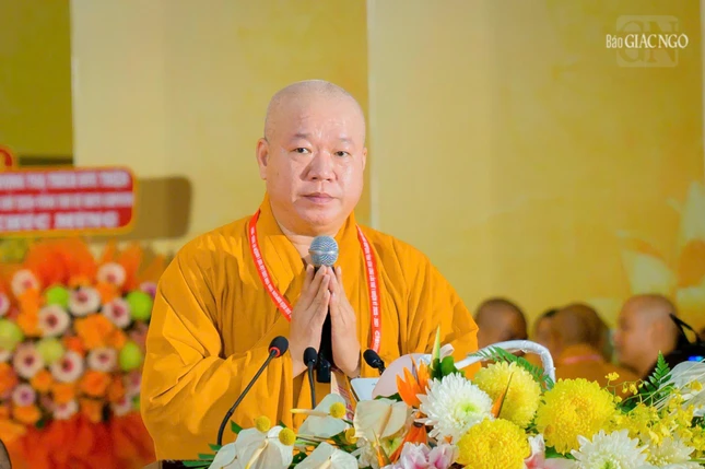 Thượng tọa Thích Tâm Khiết báo cáo kết quả phiên thứ nhất diễn ra vào chiều hôm qua, 22-5 Thượng tọa Thích Tâm Khiết báo cáo kết quả phiên thứ nhất diễn ra vào chiều hôm qua, 22-5