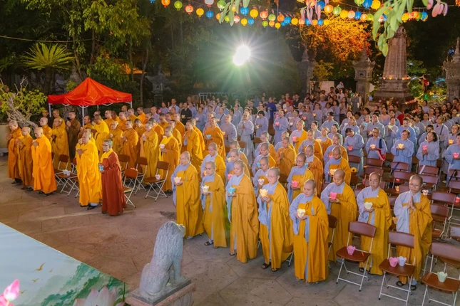 Dâng đăng tưởng niệm