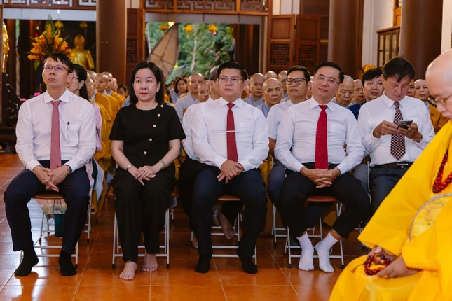 Lãnh đạo chính quyền tỉnh Khánh Hòa tham dự