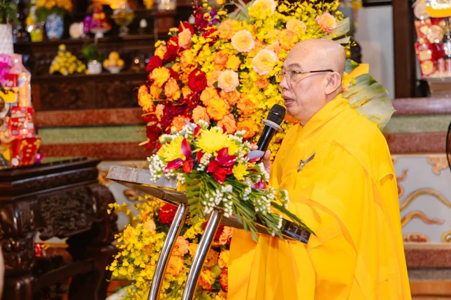 Thượng tọa Thích Thiện Phước đọc Thư chúc mừng Đại lễ Phật đản Phật lịch 2570 của Chủ tịch Ủy ban Trung ương MTTQVN