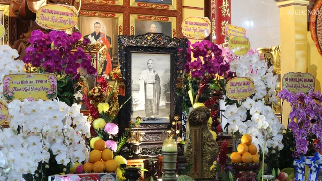 Chân dung Tổ sư Minh Phương - Chơn Hương được phục chế từ tàng bản lưu giữ tại tổ đình Phước Tường (P.Tăng Nhơn Phú, TP.HCM)
