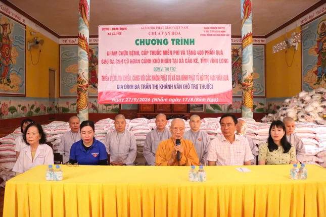 Trưởng lão Hòa thượng Thích Thiện Thông ban đạo từ