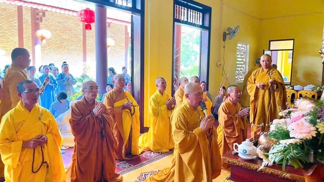Thượng tọa Thích Thiện Phước cử hành Lễ tiên thường tại chùa Nghĩa Sơn Thượng tọa Thích Thiện Phước cử hành Lễ tiên thường tại chùa Nghĩa Sơn