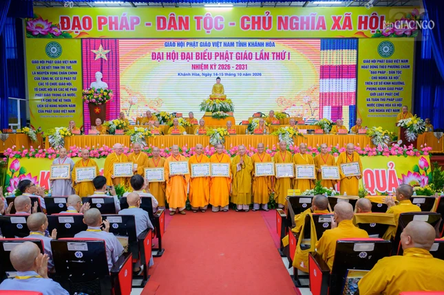 Trung ương Giáo hội tặng Bằng tuyên dương công đức đến các tập thể tiêu biểu