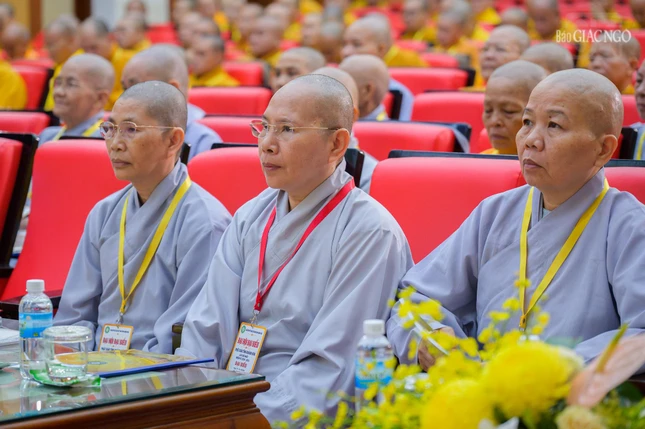 Chư Ni tham dự