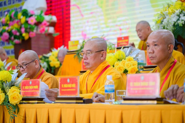 Chủ tọa đoàn phiên thứ nhất