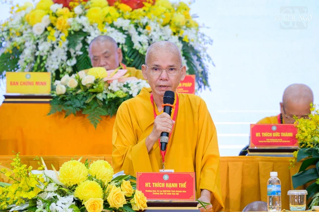 Hòa thượng Thích Hạnh Thể, đồng Trưởng ban Tổ chức Đại hội đọc diễn văn khai mạc