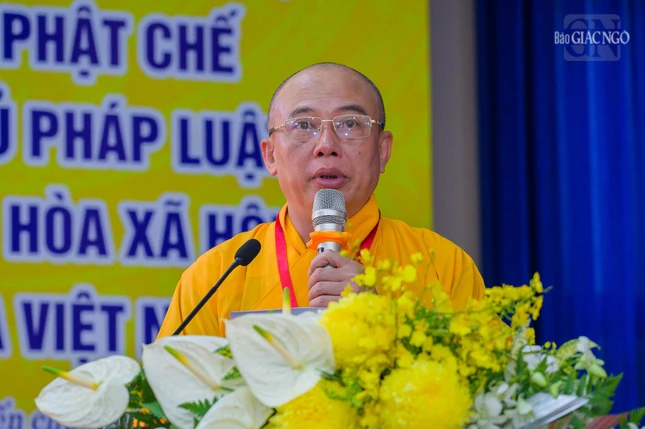 Thượng tọa Thích Thiện Phước báo cáo kết quả phiên thứ nhất diễn ra vào chiều hôm qua, 14-10 Thượng tọa Thích Thiện Phước báo cáo kết quả phiên thứ nhất diễn ra vào chiều hôm qua, 14-10