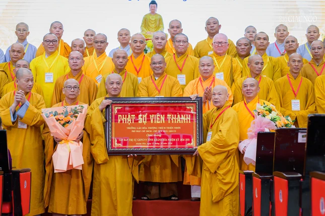 Tân Ban Trị sự Phật giáo tỉnh Khánh Hòa ra mắt đại hội và đón nhận khánh vàng chúc mừng từ Trung ương Giáo hội Tân Ban Trị sự Phật giáo tỉnh Khánh Hòa ra mắt đại hội và đón nhận khánh vàng chúc mừng từ Trung ương Giáo hội