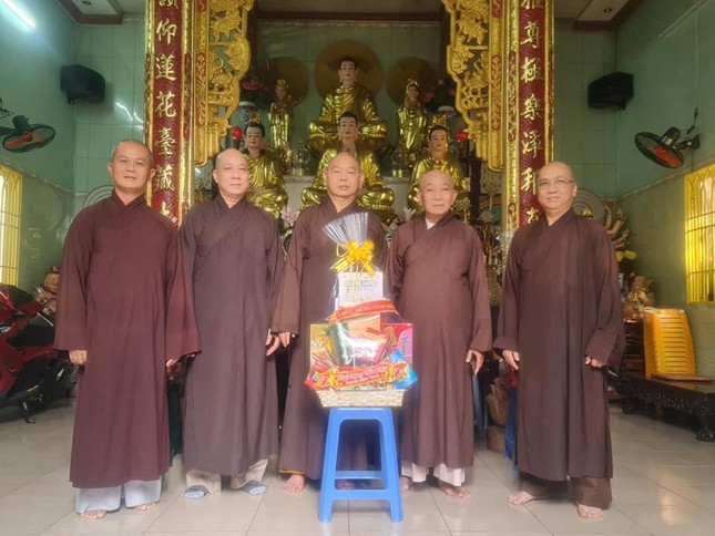 Thăm và chúc Tết Hòa thượng Thích Thiện Lương - Ảnh: T.T