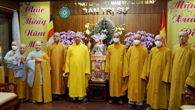 Thường trực Ban Trị sự GHPGVN huyện Nhà Bè thăm, chúc Tết Ban Trị sự TP - Ảnh: H.Diệu