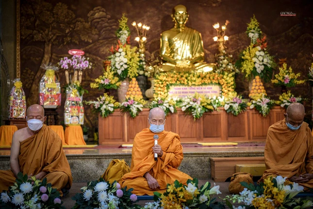 Hòa thượng Thích Giác Ngộ ban đạo từ