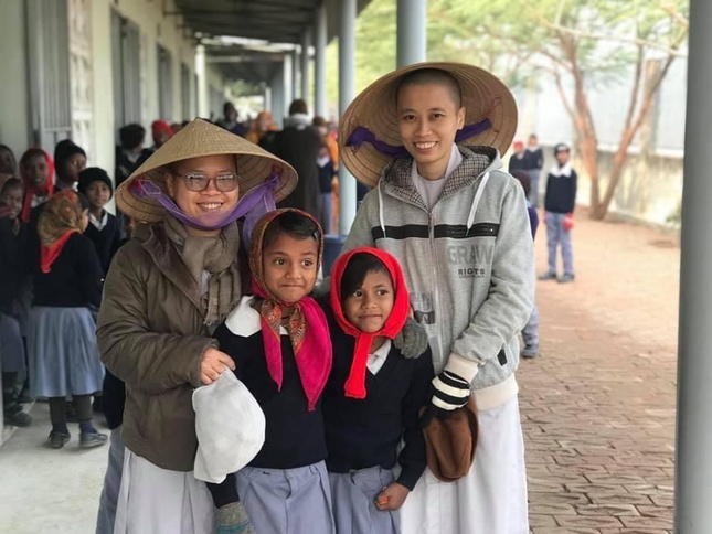 Sự quan tâm của các sư cô ở đây khiến cuộc sống của các em học sinh cải thiện rất nhiều