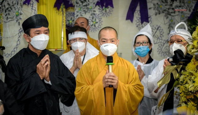 Thượng tọa Thích Quang Thạnh thay lời Ban Tổ chức cám ơn sự viếng thăm của lãnh đạo quận Tân Bình