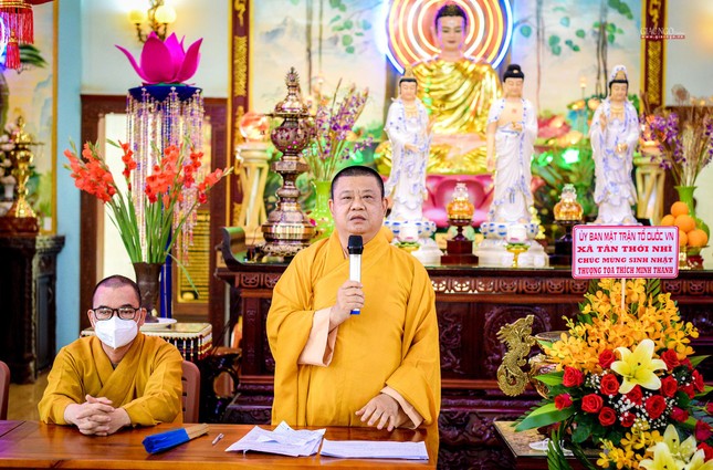 Thượng toạ Thích Minh Thanh phát biểu tại hội thảo