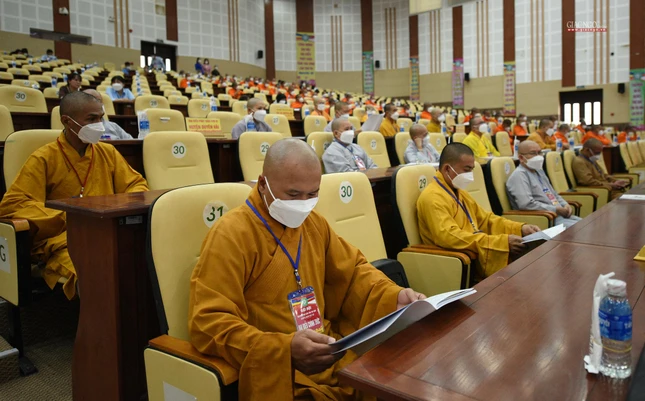 Đại biểu Phật giáo Bắc tông lắng nghe các tham luận Đại biểu Phật giáo Bắc tông lắng nghe các tham luận