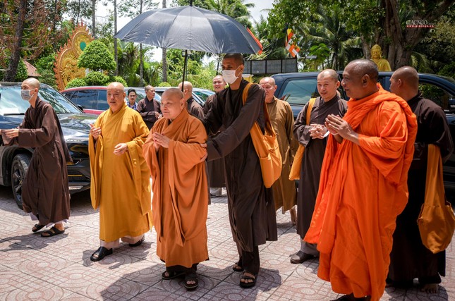 Hòa thượng Thích Thiện Nhơn trở về viếng thăm tổ đình Phước Tường