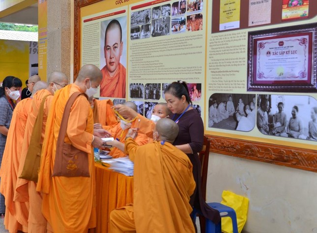 Đón tiếp khách mời tham dự