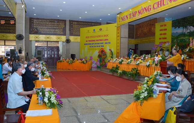 Hội thảo có 5 chủ đề với 10 phiên họp