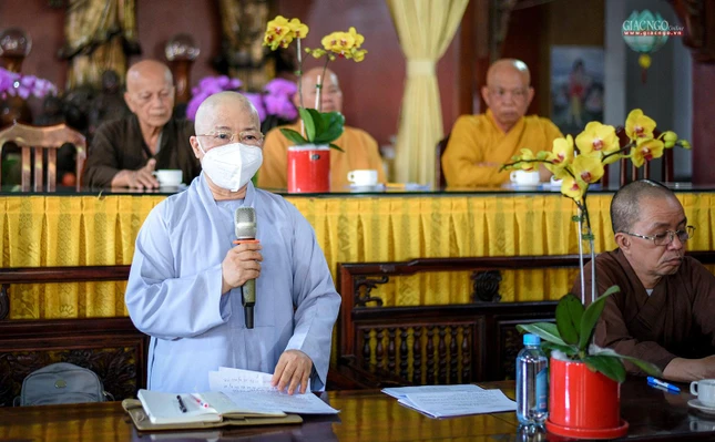 Ni trưởng Thích nữ Như Thảo phát biểu đóng góp ý kiến Ni trưởng Thích nữ Như Thảo phát biểu đóng góp ý kiến