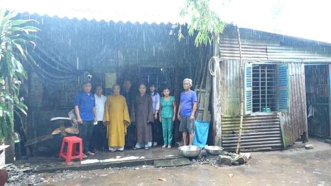 Đoàn Ban Trị sự khảo sát hỗ trợ 10 hộ dân khó khăn trên địa bàn