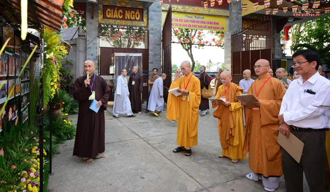 Một đơn vị đang trình bày bài thi của mình