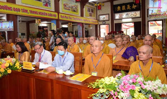 Đại diện chính quyền tỉnh Long An