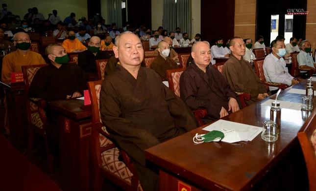 Chư tôn đức Ban Trị sự GHPGVN TP.HCM tại buổi tiếp xúc cử tri