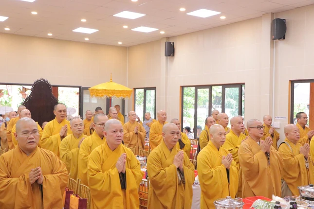 Chư tôn đức HĐTS, Văn phòng II Trung ương Giáo hội, các Ban, Viện; Ban Trị sự GHPGVN các quận huyện tham dự lễ tưởng niệm Chư tôn đức HĐTS, Văn phòng II Trung ương Giáo hội, các Ban, Viện; Ban Trị sự GHPGVN các quận huyện tham dự lễ tưởng niệm