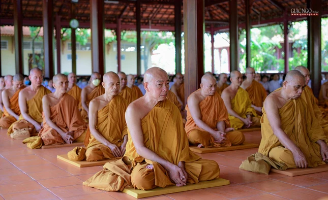 Chư Tăng tham dự lễ tưởng niệm