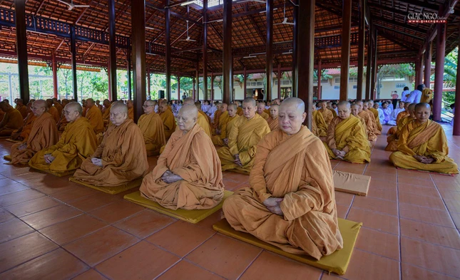 Ni giới các miền tịnh xá về tham dự