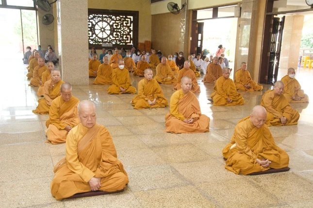 Ni giới Hệ phái Khất sĩ tham dự lễ tưởng niệm Ni giới Hệ phái Khất sĩ tham dự lễ tưởng niệm