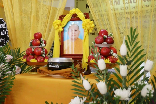 Di ảnh Ni trưởng Thích nữ Đoan Liên